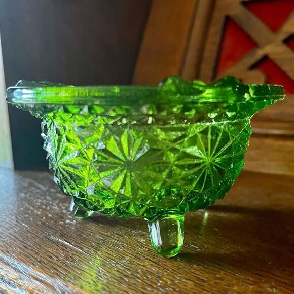 Vintage Smith Glass Daisy and Button Green Footed Ashtray Incense Trinket Bowl - Picture 5 of 15